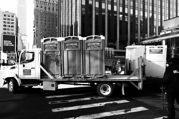 Best Portable toilet rental cost  in Mont Belvieu, TX